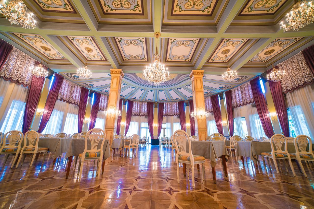 Hotel Intourist Palace Batumi Kültér fotó