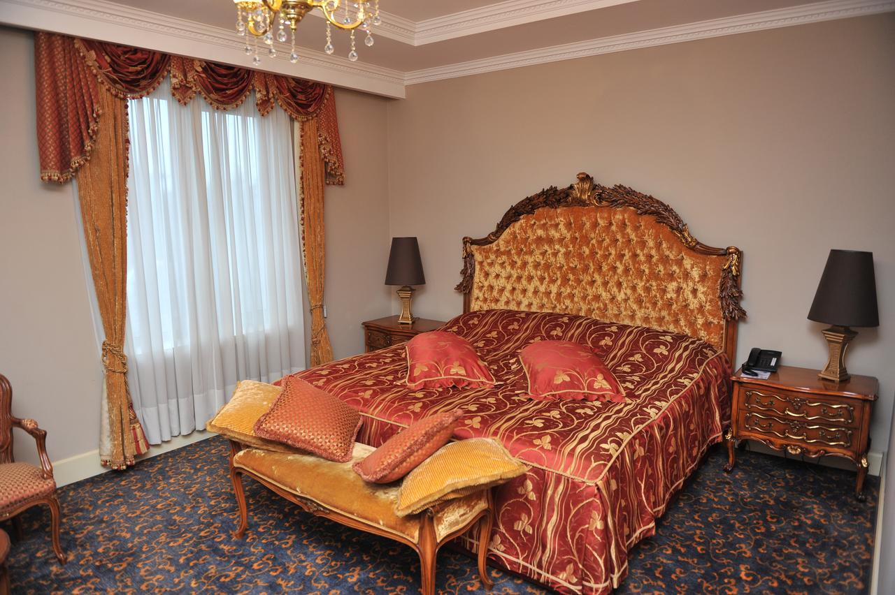 Hotel Intourist Palace Batumi Szoba fotó